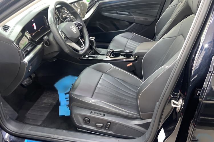 Used Volkswagen Passat 2024 330TSI Elite Edition Interior 2