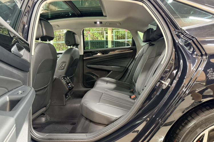 Used Volkswagen Passat 2024 380TSI Starry Dragon Edition Interior 2