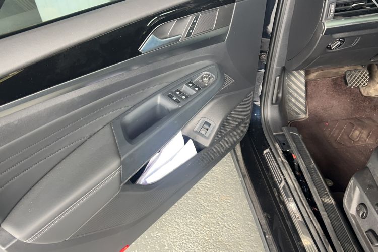 Used Volkswagen Passat 2024 330TSI Starry Elite Edition Interior 2