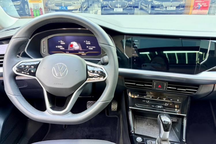 Used Volkswagen Passat 2024 380TSI Luxury Edition Interior 2