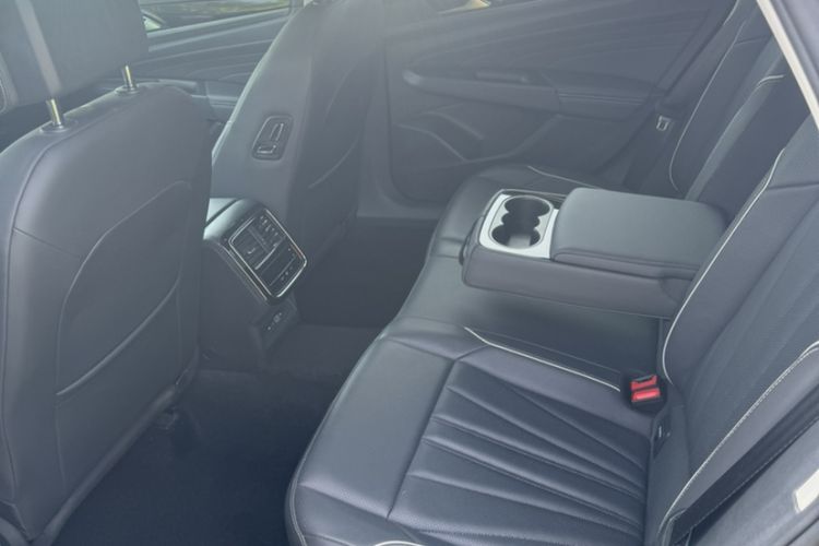 Used Volkswagen Passat 2024 330TSI Elite Edition Interior 2