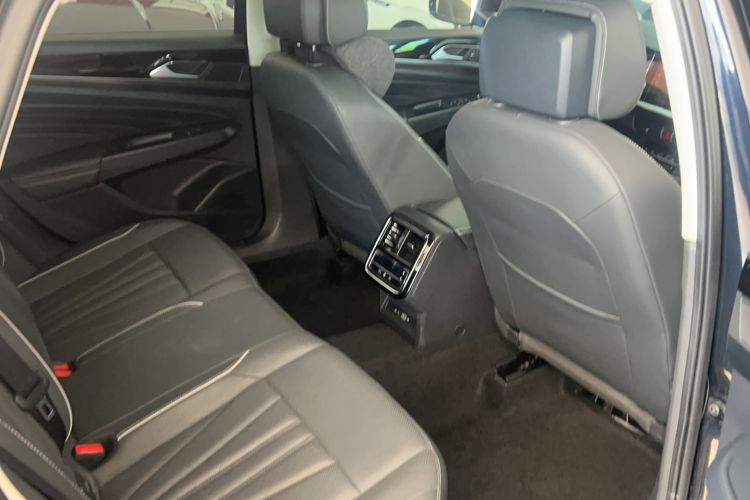 Used Volkswagen Passat 2024 380TSI Elite Edition Interior 2