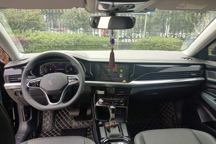 Used Volkswagen Passat 2024 380TSI Elite Edition Interior 2