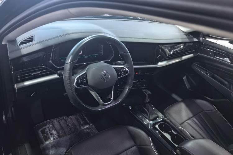 Used Volkswagen Passat 2024 380TSI Starry Elite Edition Interior 2