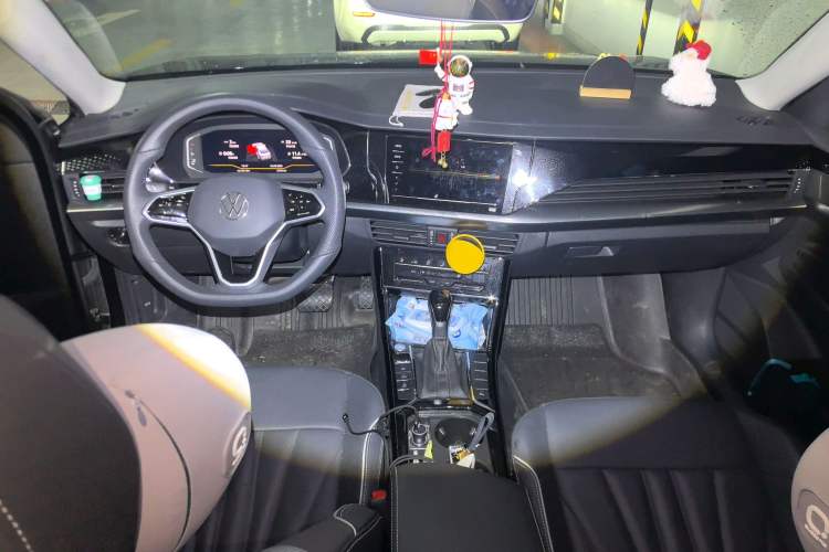 Used Volkswagen Passat 2024 330TSI Starry Elite Edition Interior 2