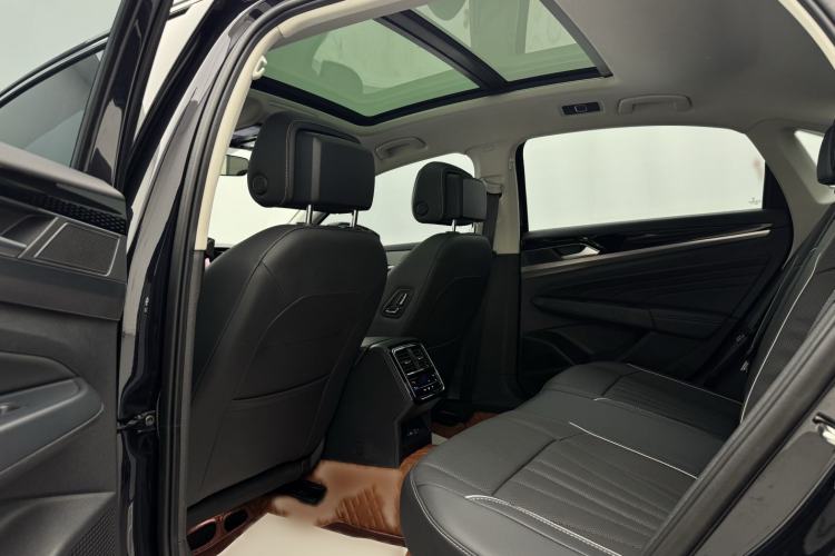 Used Volkswagen Passat 2024 330TSI Starry Elite Edition Interior 2