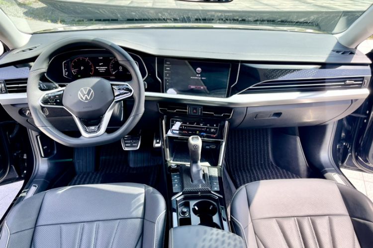 Used Volkswagen Passat 2024 380TSI Starry Luxury Edition Interior 2