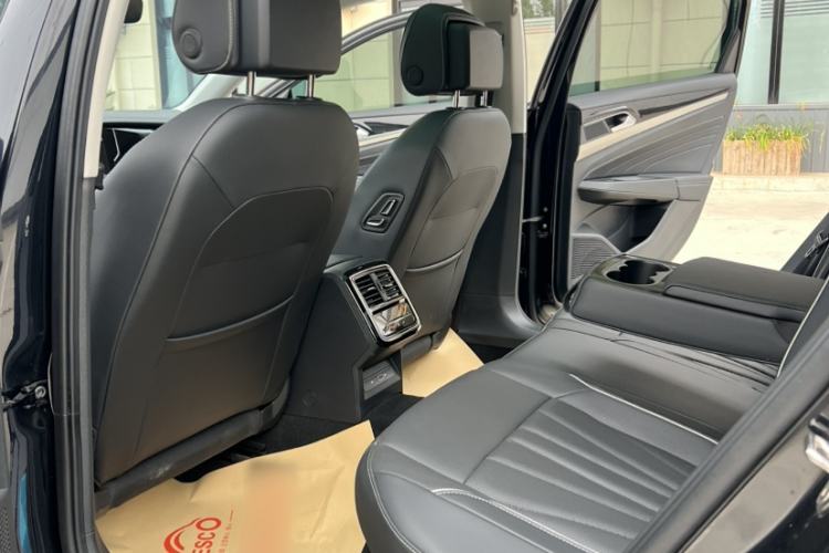 Used Volkswagen Passat 2024 380TSI Dragon Edition Interior 2