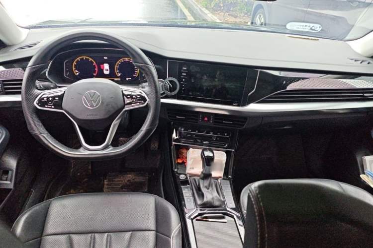 Used Volkswagen Passat 2024 380TSI Elite Edition Interior 3