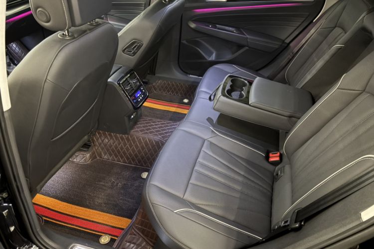 Used Volkswagen Passat 2024 380TSI Dragon Glory Edition Interior 3