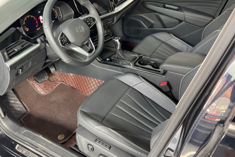 Used Volkswagen Passat 2024 330TSI Elite Edition Interior 3