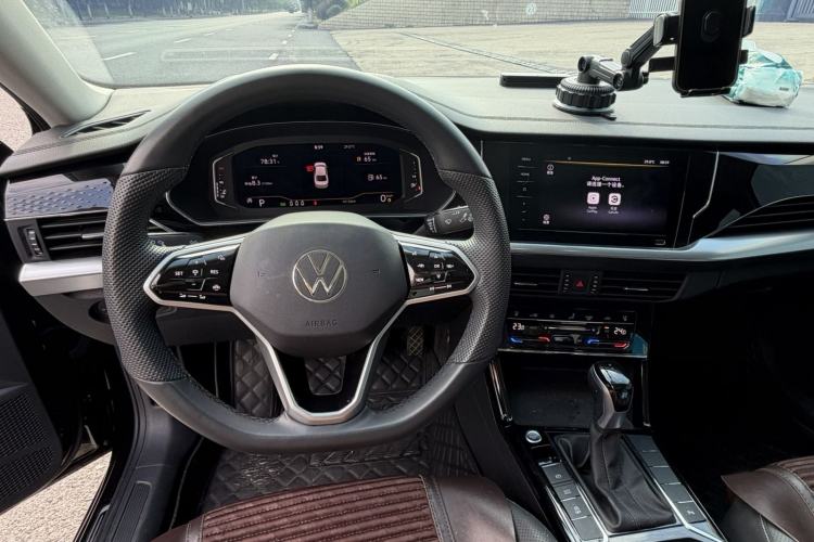 Used Volkswagen Passat 2024 380TSI Starry Elite Edition Interior 3
