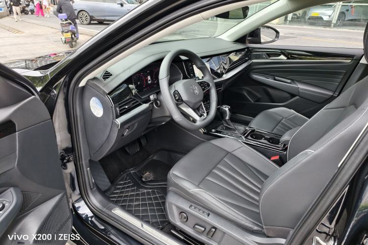 Used Volkswagen Passat 2024 380TSI Luxury Edition Interior 3