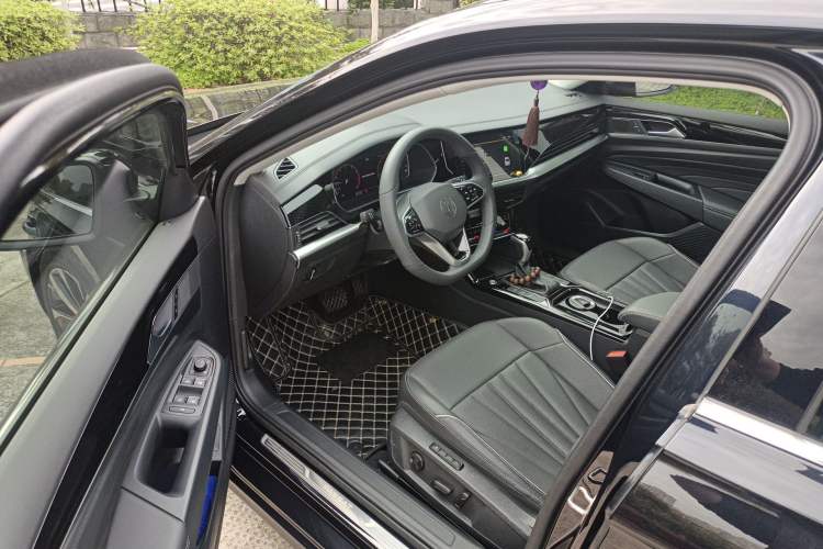 Used Volkswagen Passat 2024 380TSI Elite Edition Interior 3