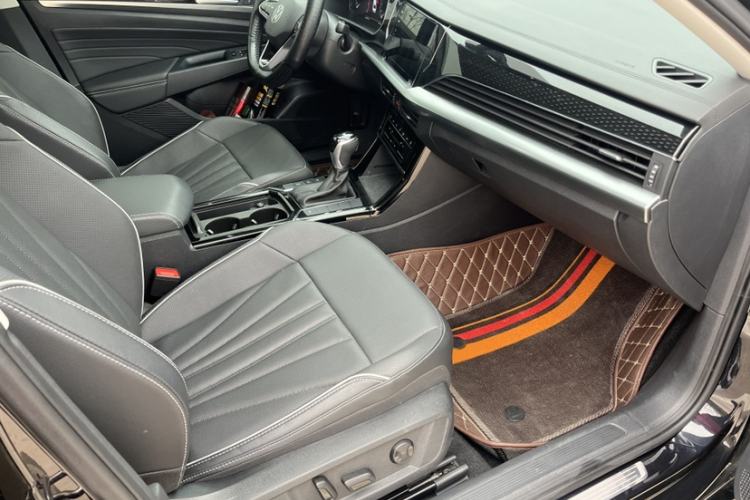 Used Volkswagen Passat 2024 380TSI Dragon Edition Interior 3