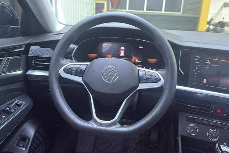 Used Volkswagen Passat 2024 280TSI Business Edition Interior 3