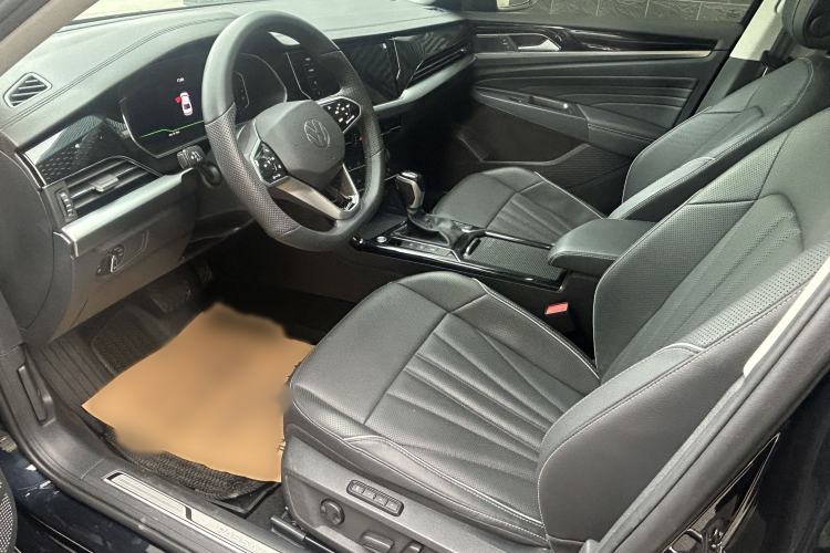 Used Volkswagen Passat 2024 380TSI Luxury Edition Interior 3
