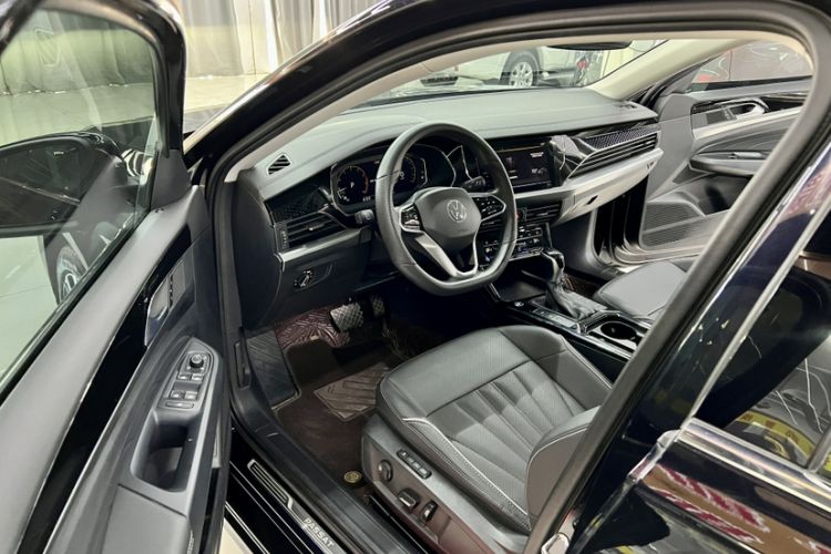 Used Volkswagen Passat 2024 330TSI Elite Edition Interior 4