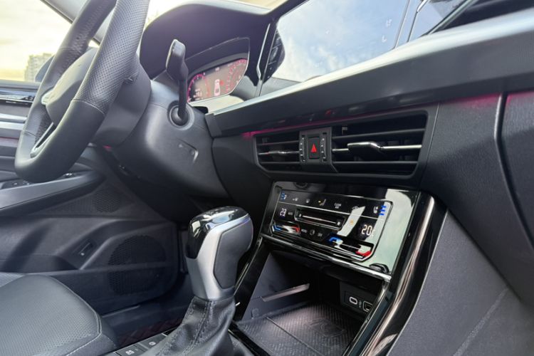 Used Volkswagen Passat 2024 380TSI Starry Dragon Edition Interior 4
