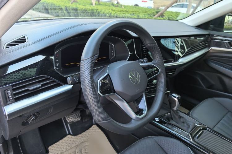 Used Volkswagen Passat 2024 280TSI Elite Edition Interior 4