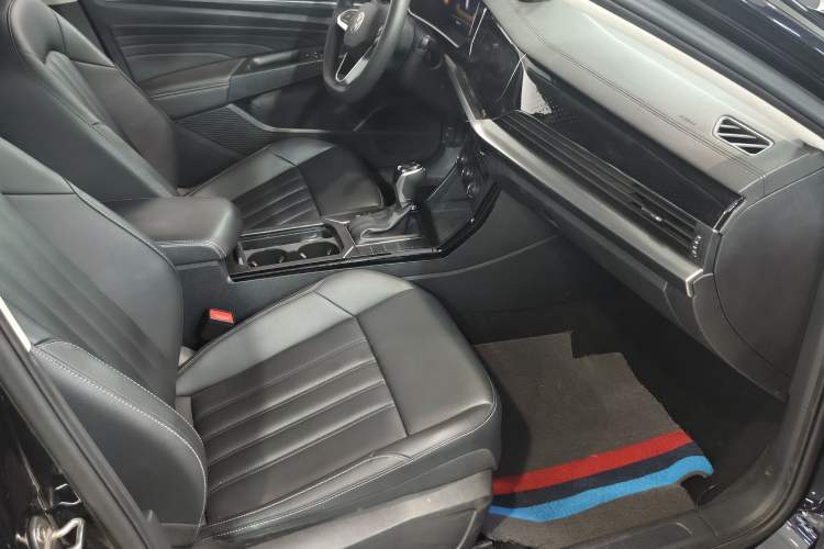 Used Volkswagen Passat 2024 280TSI Business Edition Interior 4