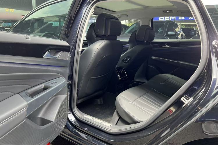 Used Volkswagen Passat 2024 380TSI Dragon Glory Edition Interior 4