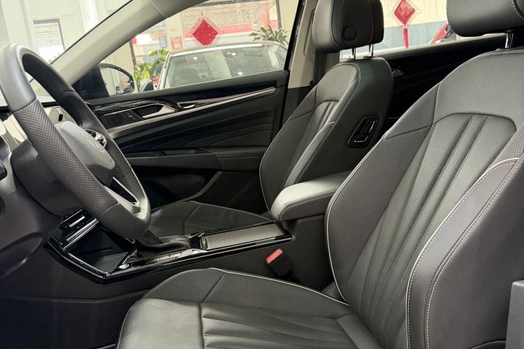 Used Volkswagen Passat 2024 380TSI Starry Dragon Edition Interior 4