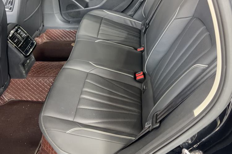 Used Volkswagen Passat 2024 330TSI Elite Edition Interior 4