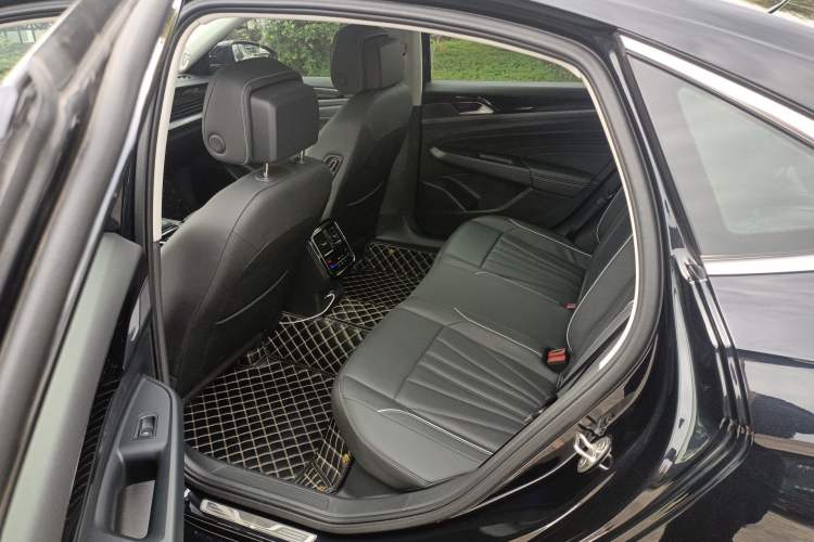 Used Volkswagen Passat 2024 380TSI Elite Edition Interior 4