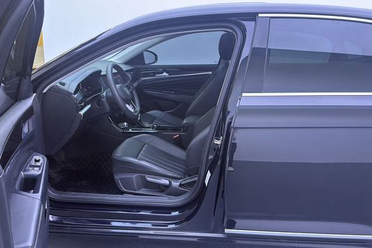 Used Volkswagen Passat 2024 280TSI Business Edition Interior 4