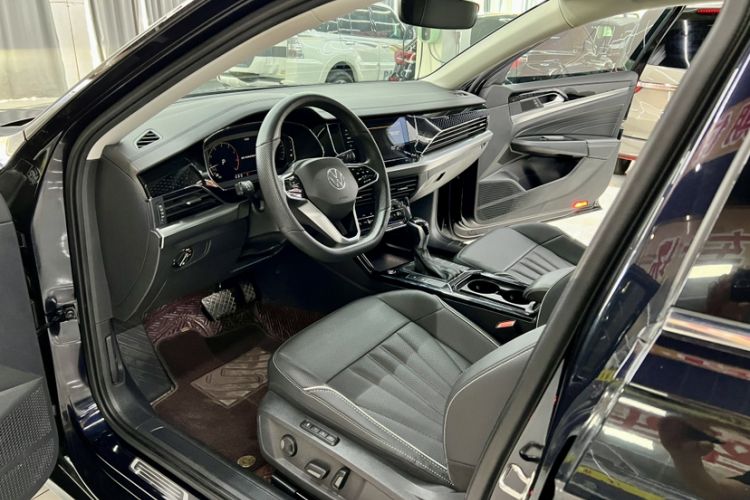 Used Volkswagen Passat 2024 330TSI Elite Edition Interior 5