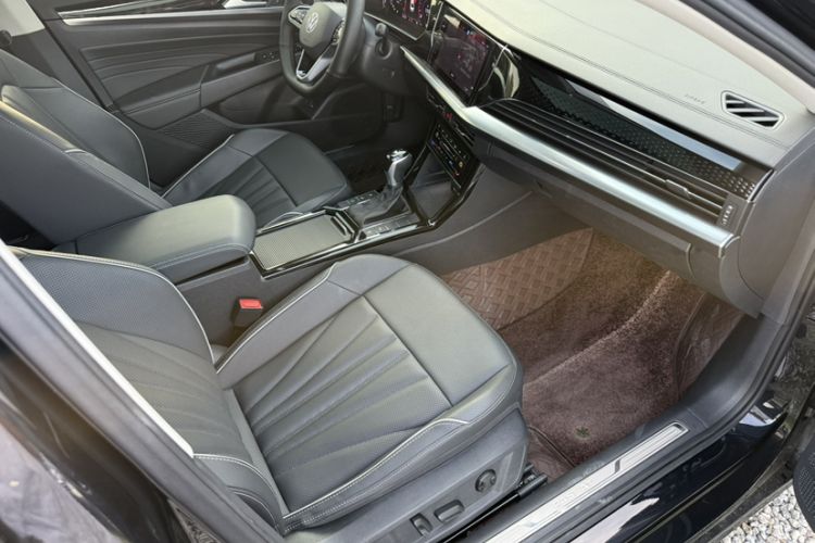 Used Volkswagen Passat 2024 380TSI Starry Dragon Edition Interior 5