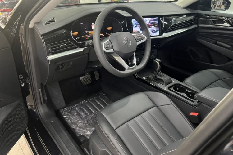 Used Volkswagen Passat 2024 280TSI Business Edition Interior 5