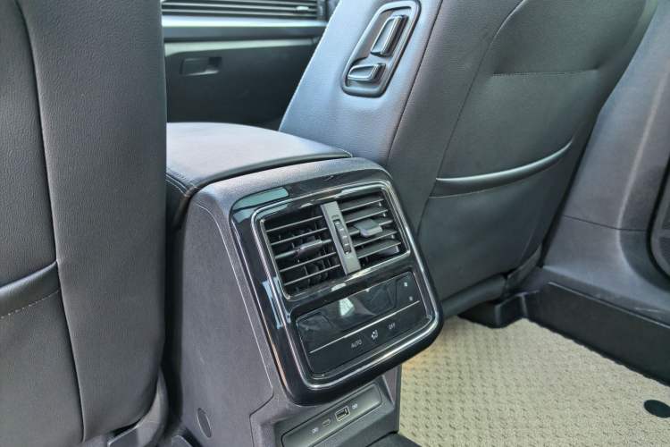 Used Volkswagen Passat 2024 280TSI Elite Edition Interior 5