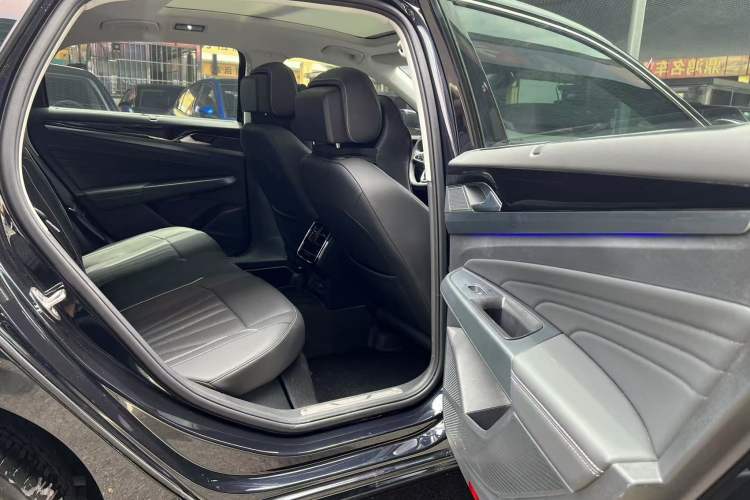 Used Volkswagen Passat 2024 380TSI Dragon Glory Edition Interior 5