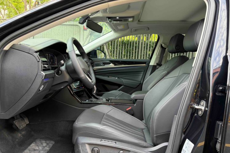 Used Volkswagen Passat 2024 380TSI Luxury Edition Interior 5