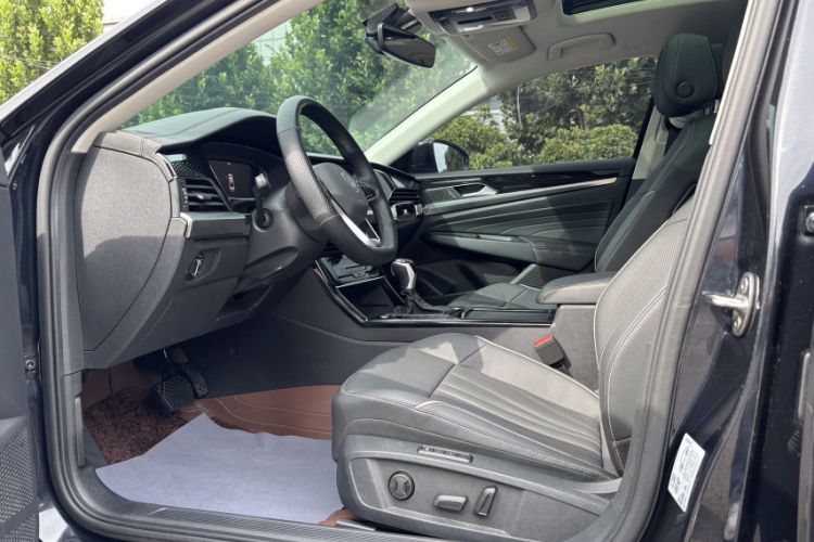 Used Volkswagen Passat 2024 330TSI Elite Edition Interior 5