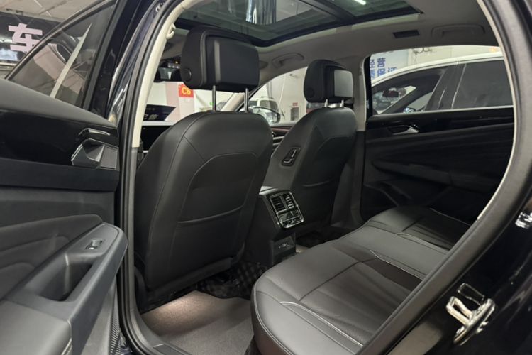 Used Volkswagen Passat 2024 380TSI Elite Edition Interior 5