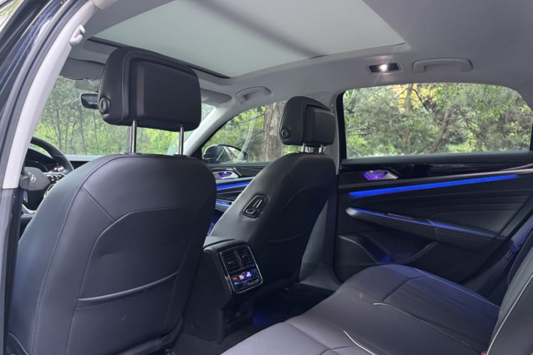 Used Volkswagen Passat 2024 330TSI Elite Edition Interior 5