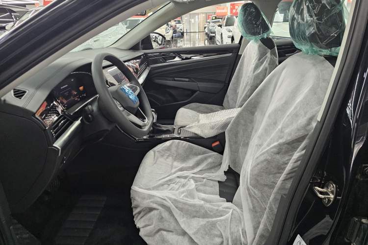 Used Volkswagen Passat 2024 280TSI Business Edition Interior 6
