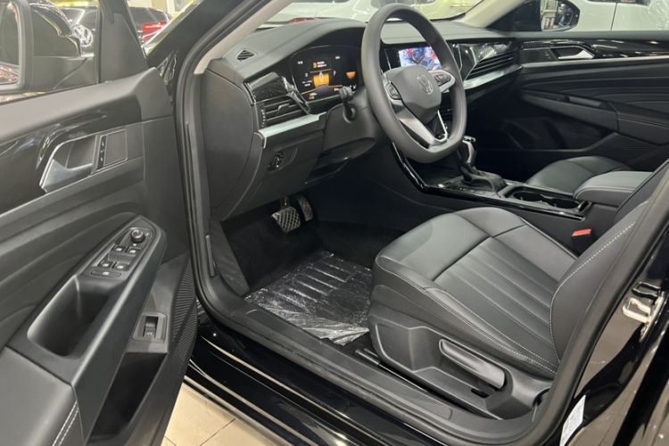 Used Volkswagen Passat 2024 280TSI Business Edition Interior 7