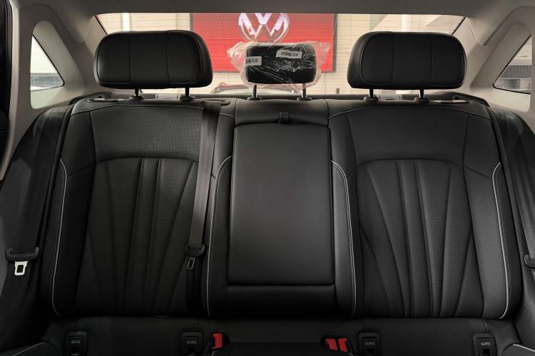 Used Volkswagen Passat 2024 380TSI Starry Dragon Edition Interior 7