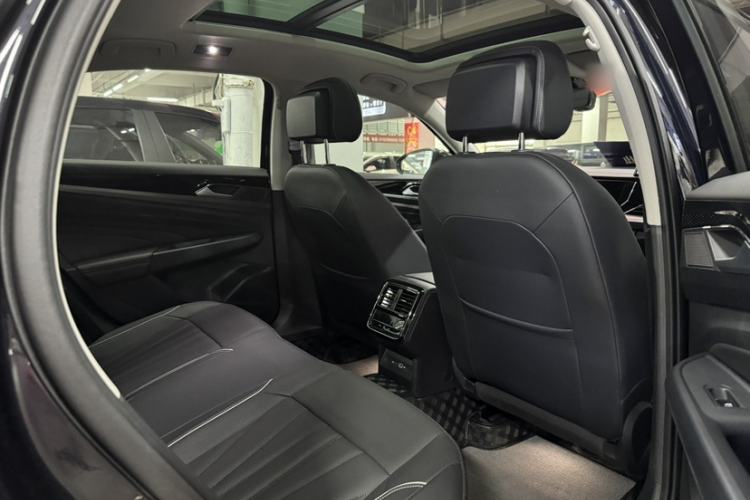 Used Volkswagen Passat 2024 380TSI Elite Edition Interior 7