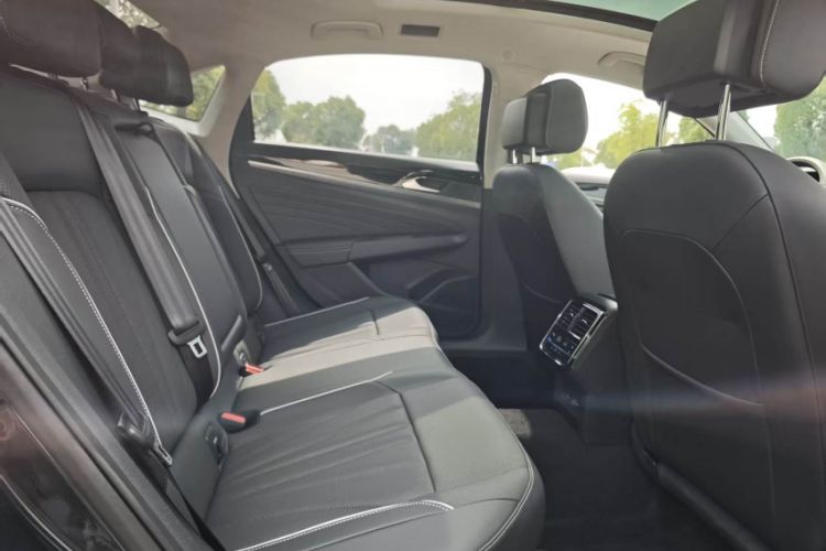 Used Volkswagen Passat 2024 380TSI Dragon Edition Interior 7