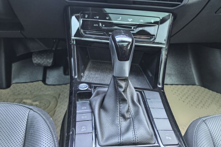 Used Volkswagen Passat 2024 280TSI Elite Edition Interior 8