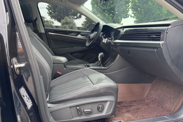 Used Volkswagen Passat 2024 330TSI Elite Edition Interior 8