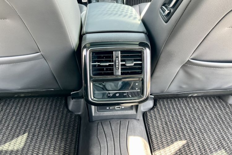 Used Volkswagen Passat 2024 380TSI Starry Luxury Edition Interior 8