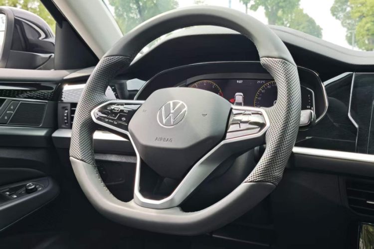 Used Volkswagen Passat 2024 380TSI Dragon Edition Interior 8