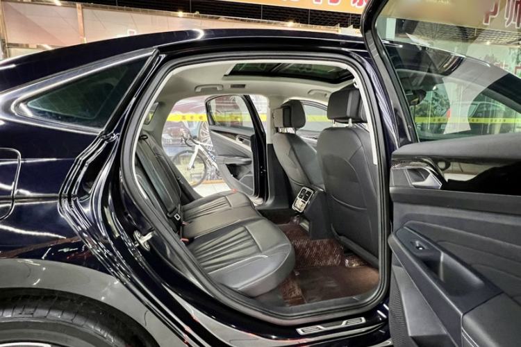 Used Volkswagen Passat 2024 330TSI Elite Edition Interior 9