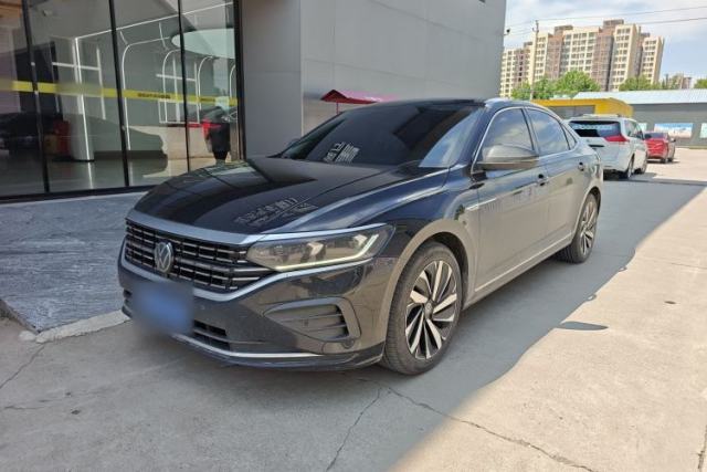 Ojetý Volkswagen Passat 2024 330TSI Elite Edition